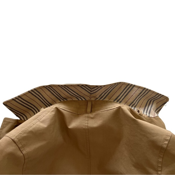 Early 2000’s Burberry Trench Coat - Picture 8 of 11